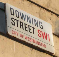 Downingstreet Schild
