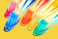 bunte Zahnbürsten
