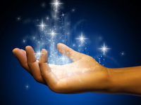 Hand mit Reiki-Licht