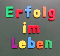 Erfolg im Leben in bunten Buchstaben